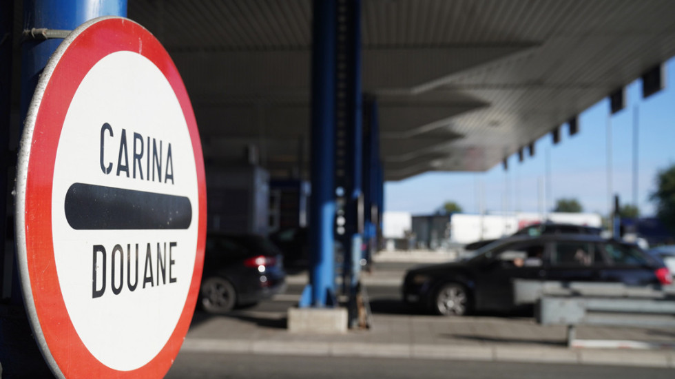 U Novom Sadu uhapšen carinik, osumnjičen da je "propustio" robu i oštetio budžet za 181,2 miliona dinara