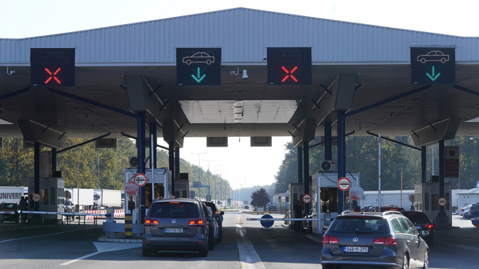 AMSS: Teretnjaci na izlazu iz zemlje na Batrovcima čekaju osam sati