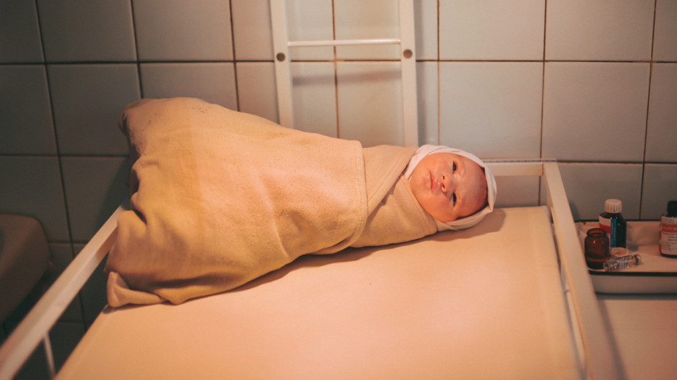 Rađanje u Srbiji na istorijskom minimumu: U 2025. rođeno najmanje beba od kada se vodi zvanična evidencija