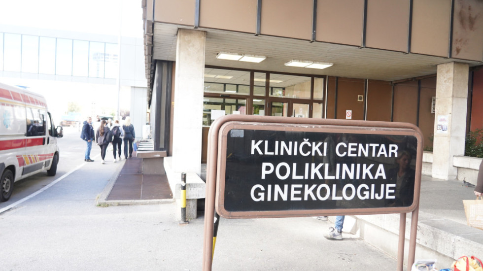 (FOTO) Vučić obišao porodilište: Radovi na klinici u Višegradskoj biće gotovi za dve godine