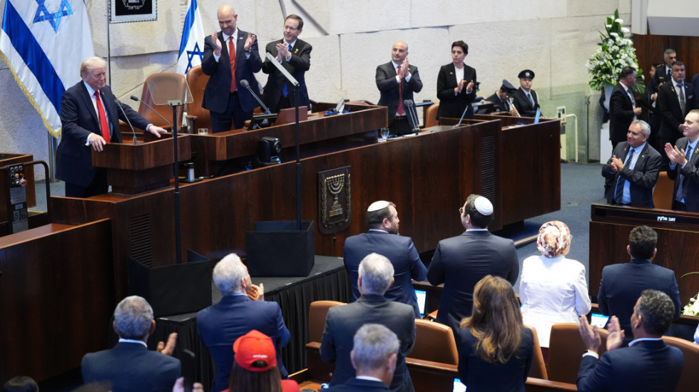Tramp govorio pred izraelskim Knesetom: "Vreme je da pobede protiv terorista prevedemo u trajni mir"