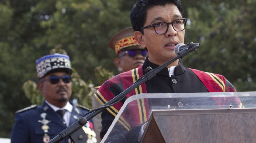 Predsednik Madagaskara napustio zemlju nakon antivladinih protesta