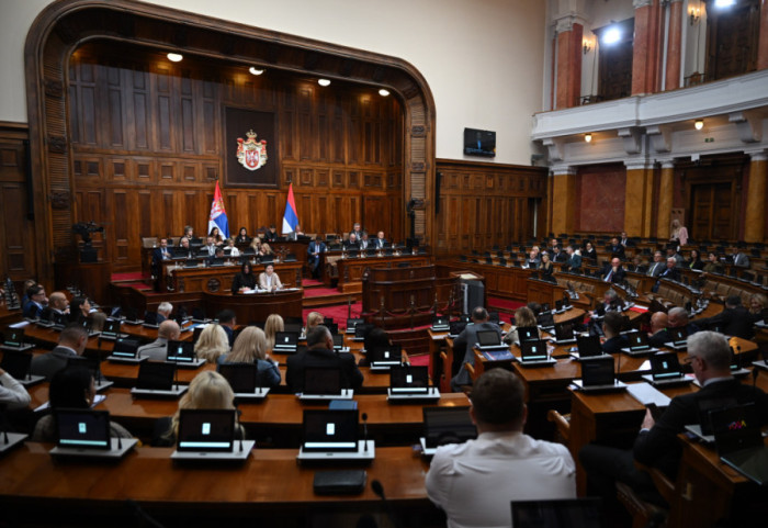 Sednica Skupštine Srbije: Poslanička pitanja, pa rasprava o amandmanima