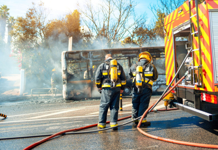 (VIDEO) Zapalio se autobus sa 57 putnika u Indiji: Poginulo najmanje 19 ljudi, 15 povređeno