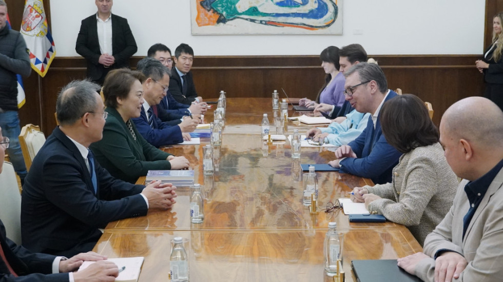 Vučić u razgovoru sa bivšom ambasadorkom Kine: "Strateško partnerstvo dve zemlje donelo vidljive rezultate"