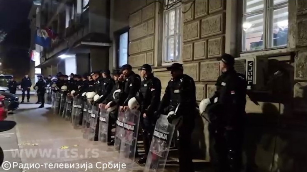 Protest u Smederevu zbog transporta gasa kroz centar grada – naguravanje sa policijom, više privedenih
