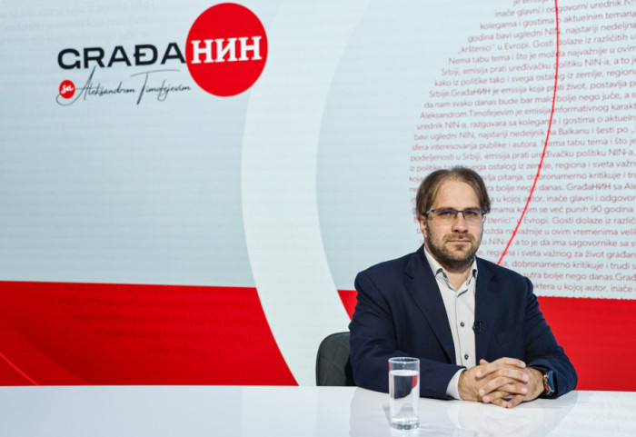 Politikolog Gogić: Politika "četiri stuba" na koju se Srbija oslanja više je refleks prilagođavanja, nego strateški cilj