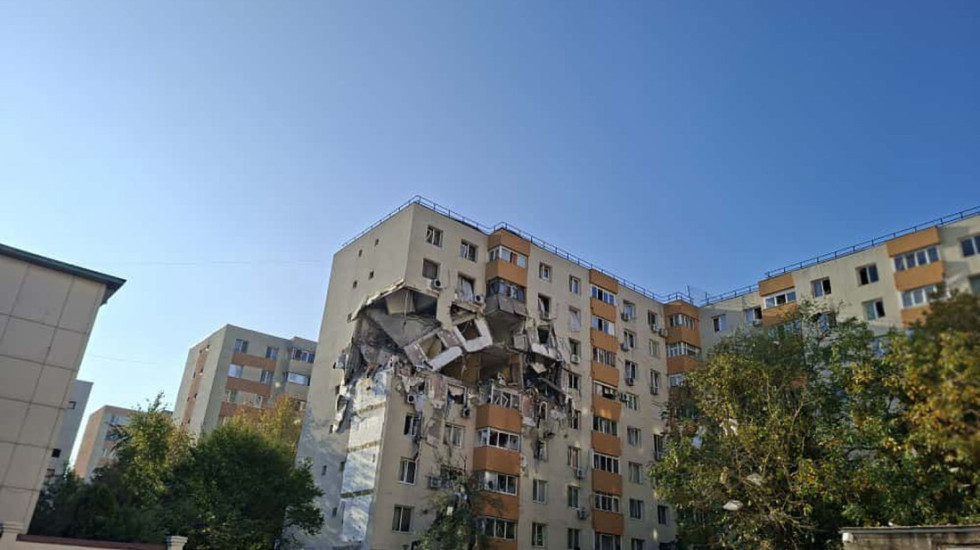 (FOTO/VIDEO) Snažna eksplozija u Bukureštu: Srušene dve etaže osmospratnice, poginule tri, povređeno 17 osoba