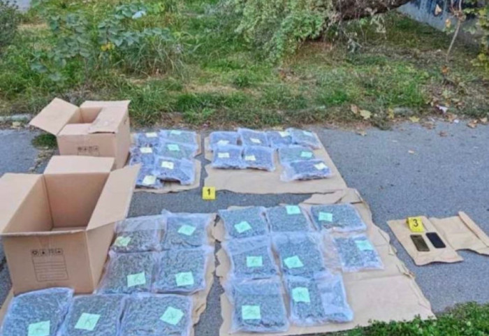 Uhapšen muškarac (25) u Beogradu sa 15 kilograma marihuane, napao policajca prilikom hapšenja
