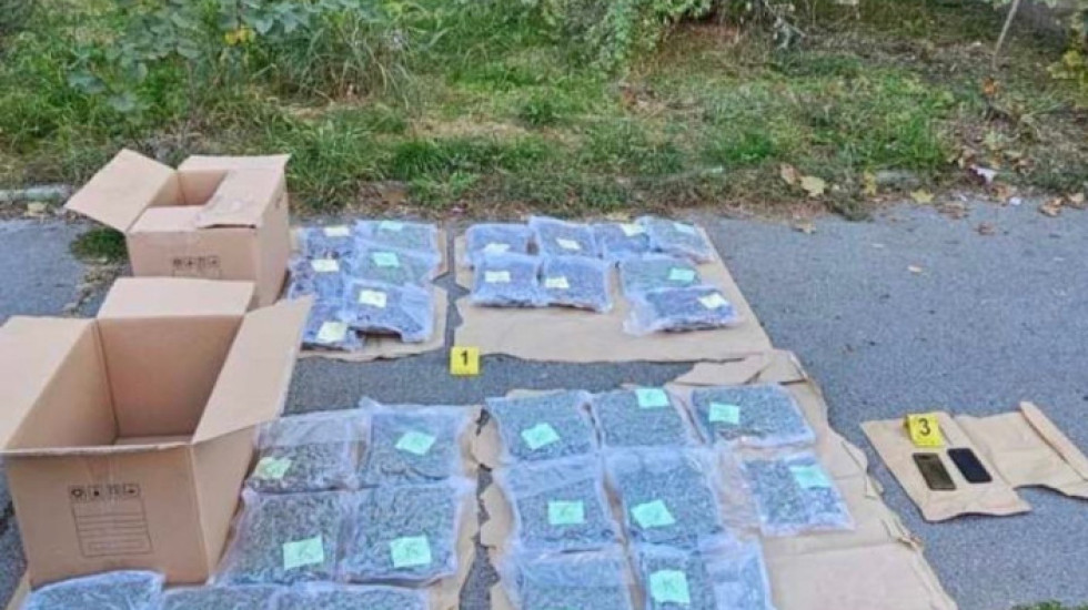 Uhapšen muškarac (25) u Beogradu sa 15 kilograma marihuane, napao policajca prilikom hapšenja