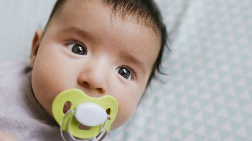 NEPRO: Hitno povlačenje s tržišta cucla za bebe "Curapox" zbog hemijskog rizika