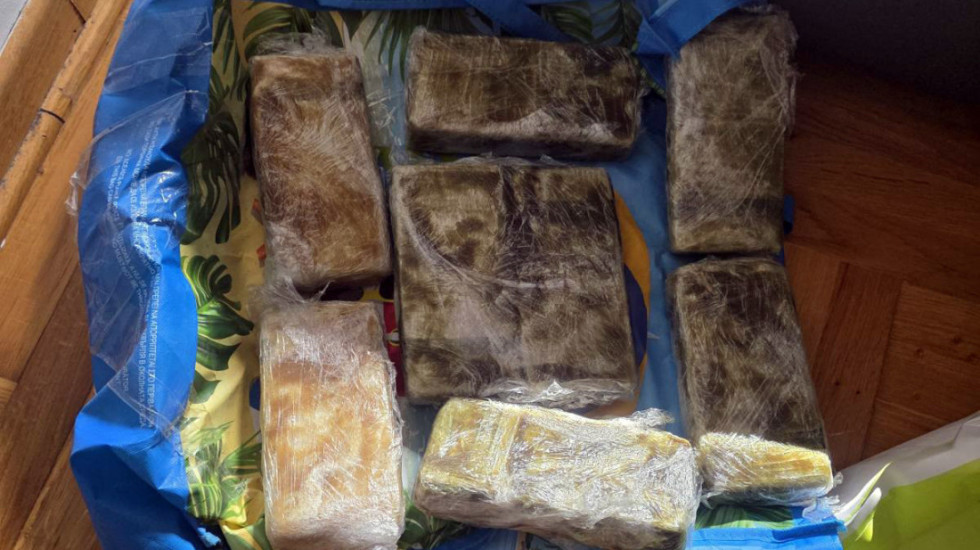 Uhapšen Beograđanin (52) kod kog je pronađeno i zaplenjeno 5,5 kilograma heroina