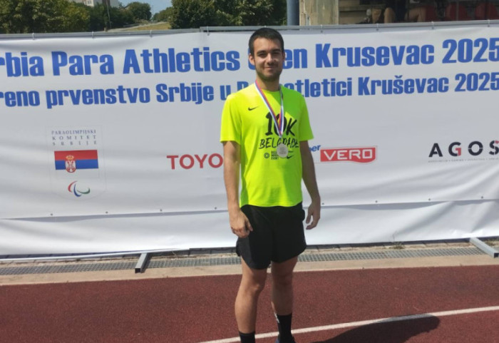 "Na trkačkoj stazi je svoj na svome": Pavle (19) jedini u Evropi sa autizmom osvaja medalje u regularnoj konkurenciji