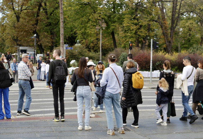 Toplo i vetrovito, sredinom dana zahlađenje sa kišom: Temperatura do 20 stepeni