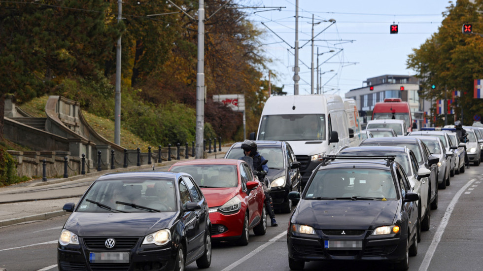 AMSS: Snega na putevima nema, na izlazu na Batrovcima teretnjaci čekaju tri sata