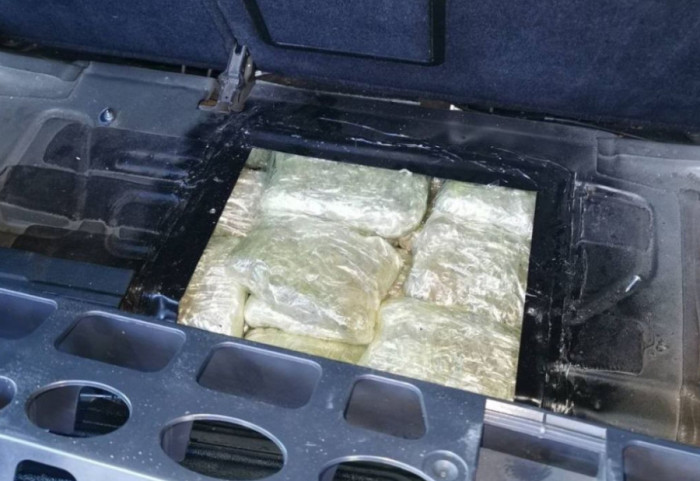 Zaplenjeno skoro 60 kilograma marihuane na graničnom prelazu Gradina, uhapšen mladić (22)