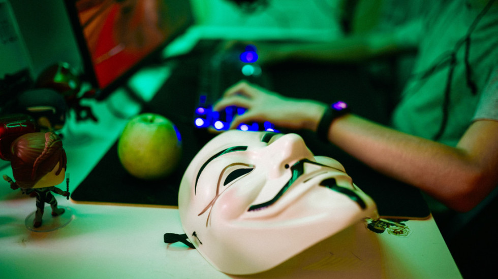 Ko su Anonimusi, hakeri koji su "objavili rat" Kremlju