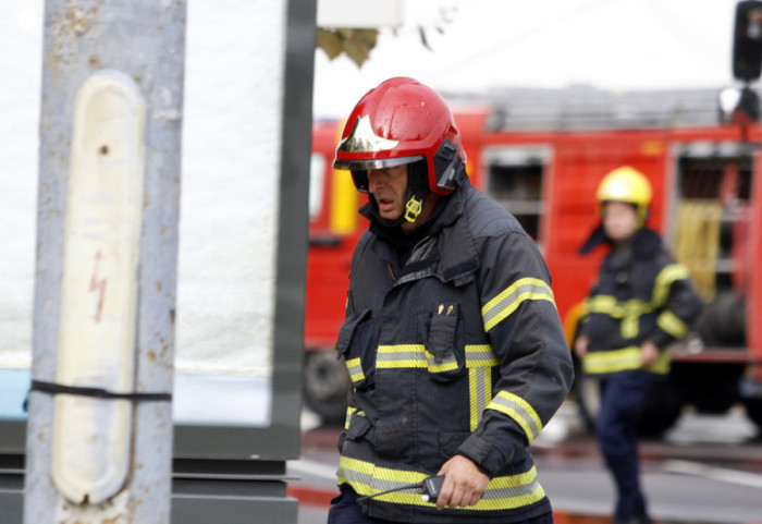 Požar u OŠ "Bora Stanković" na Voždovcu: Zapalila se plafonjera u prizemlju, nema povređenih