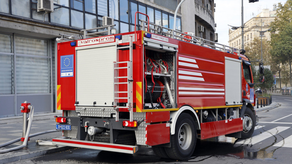 Požar u Novom Pazaru: Gori restoran u prizemlju zgrade Mešihata Islamske zajednice