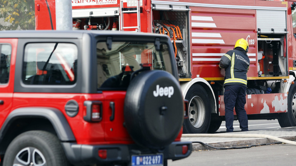 Eksplozija i požar na gasnom priključku u Kragujevcu: Oštećeni su stambeni objekat i vozilo