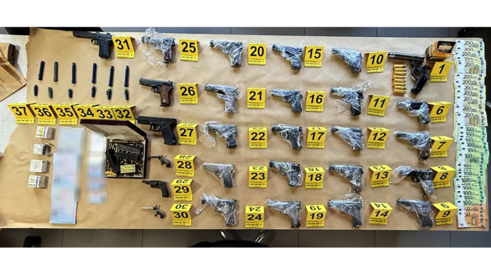 Uhapšeni krijumčari na Dunavu: Jedan kineski državljani izgubio život nakon prevrtanja čamca, pronađeno i oružje