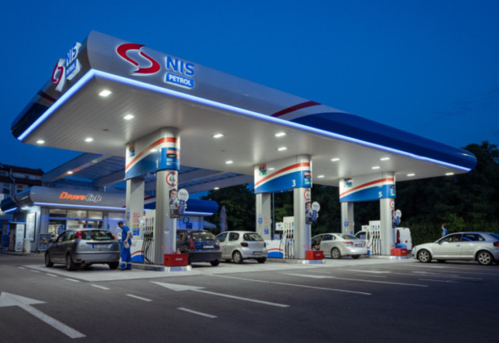 Sijarto: Mađarski MOL bi mogao da preuzme deo Naftne industrije Srbije