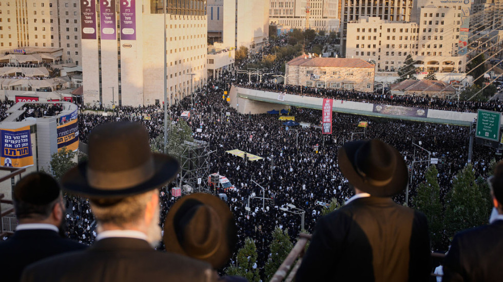 Desetine hiljada ultraortodoksnih Jevreja protestuje u Jerusalimu protiv uvođenja vojnog roka