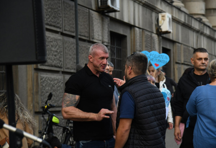 Bačulovu i još jednoj osobi određeno zadržavanje, na teret im se stavlja Pripremanje dela protiv ustavnog uređenja