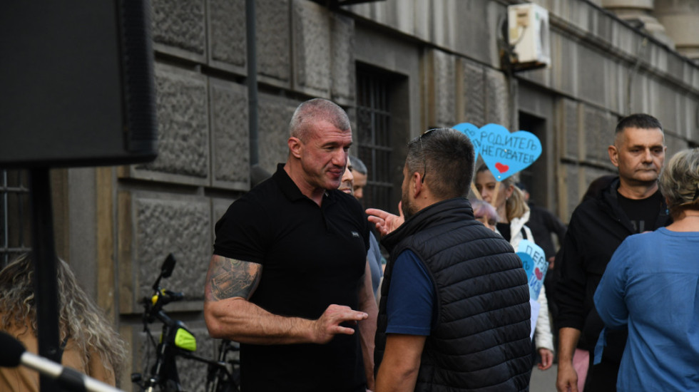 Bačulovu i još jednoj osobi određeno zadržavanje, na teret im se stavlja Pripremanje dela protiv ustavnog uređenja