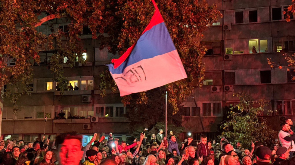 Studenti iz Novog Pazara posle 16 dana pešačenja stigli u Novi Sad: Uručene im medalje i ključevi grada