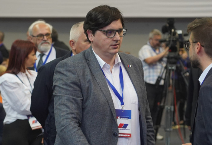 Narodni poslanik Uglješa Mrdić počinje štrajk glađu: "Podneo sam krivične prijave protiv odgovornih za pad nadstrešnice"