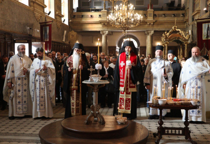 Parastos u Sabornom hramu u Novom Sadu za stradale u padu nadstrešnice