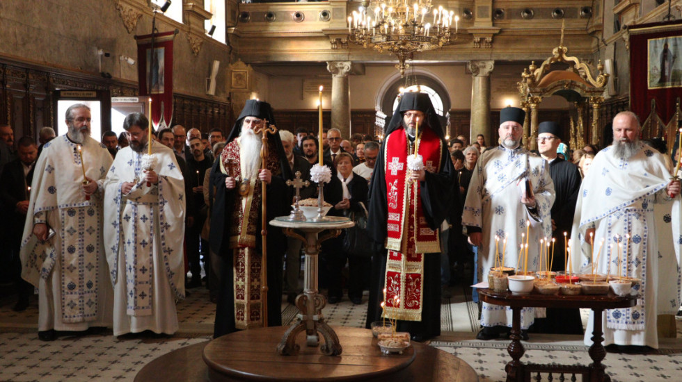 Parastos u Sabornom hramu u Novom Sadu za stradale u padu nadstrešnice