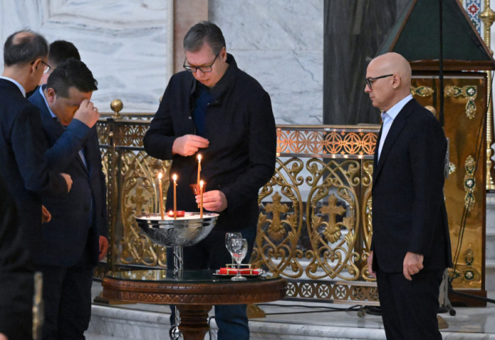 Vučić na parastosu u Hramu Svetog Save: U ovom tužnom trenutku važno da Srbija bude ujedinjena