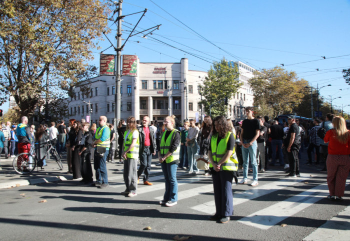 (FOTO) Održano 16 minuta tišine u Beogradu i više gradova u Srbiji