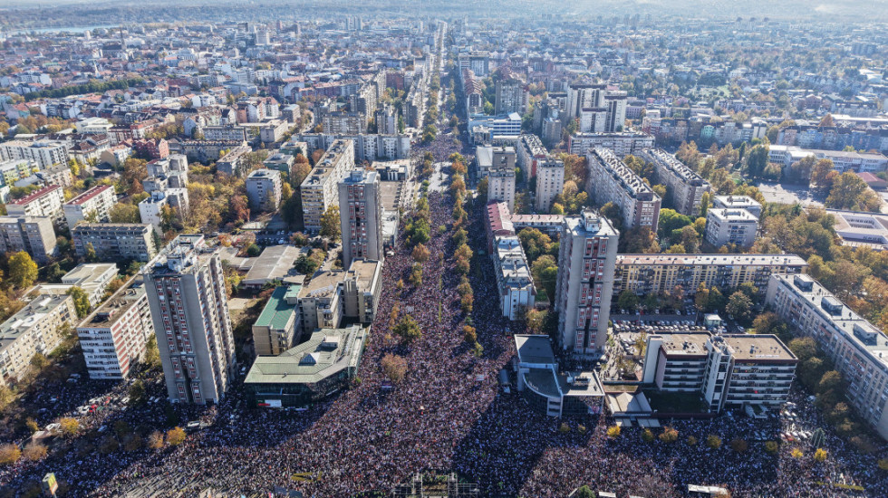 MUP: U piku komemorativnog skupa u Novom Sadu bilo 39.000 građana