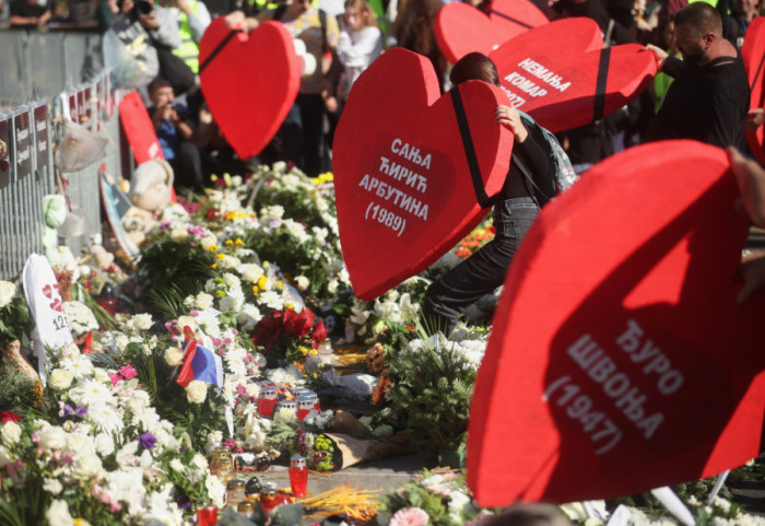 Svetski mediji o komemorativnom skupu u Novom Sadu: "Tuga i ključalo nezadovoljstvo građana"