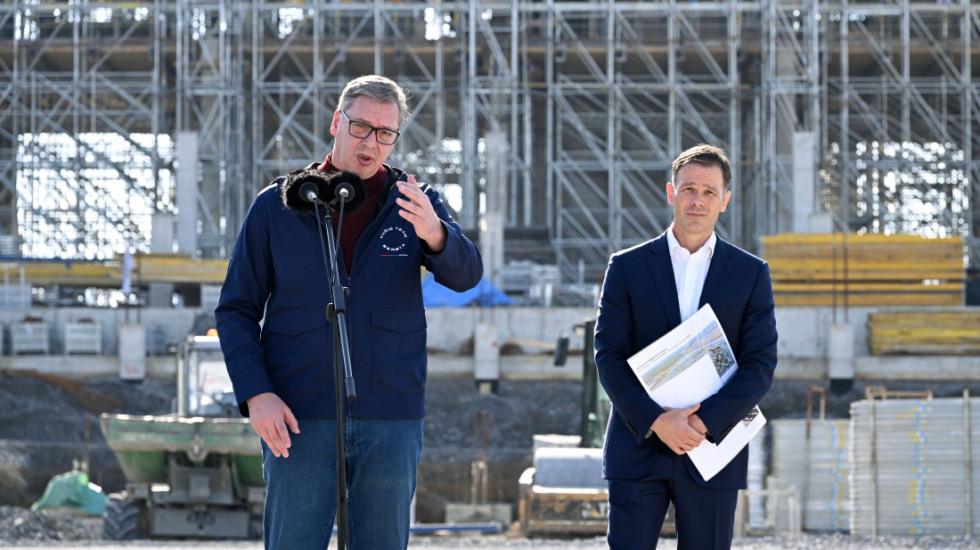 Vučić: Ponosan sam kako smo mirno i dostojanstveno obeležili dan tuge