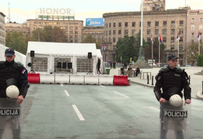Ispred Skupštine Srbije mirno, redovan saobraćaj u Takovskoj i Bulevaru kralja Aleksandra