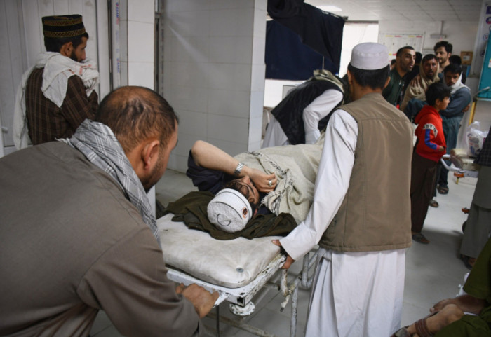 (Foto) Najmanje 20 ljudi poginulo, a više od 320 povređeno u zemljotresu u Avganistanu