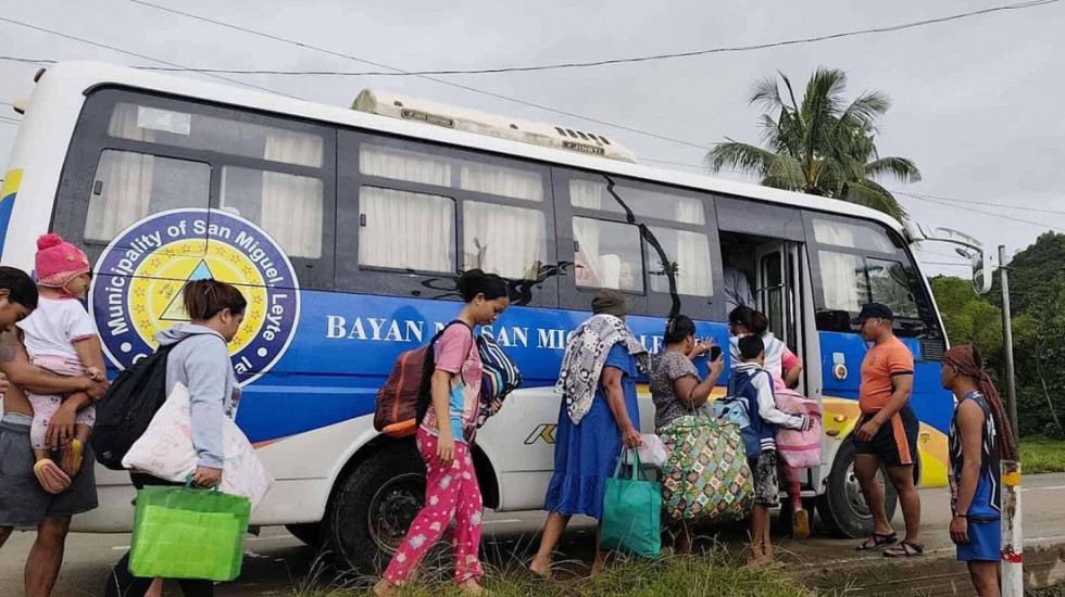 Filipinske vlasti naredile evakuaciju više desetina hiljada ljudi zbog tajfuna Kalmaegi