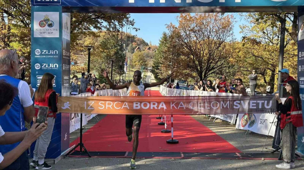 (FOTO) "Iz srca Bora ka celom svetu": Kenijac Šadrak Kipto Kimajo pobednik polumaratona od Bora do Borskog jezera