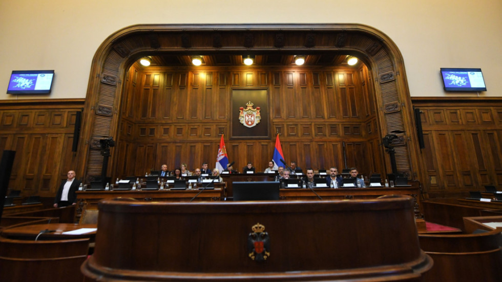 Poslanici Skupštine Srbije o biračkom spisku i leks specijalisu za Generalštab, deo opozicije napustio salu