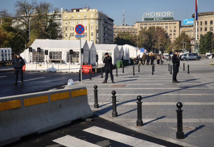 Ispred Skupštine mirno, Dijana Hrka i dalje štrajkuje glađu,Takovska i Bulevar kralja Aleksandra prohodni za saobraćaj