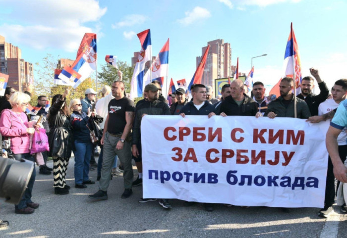 Srbi sa KiM koji pešače na skup u Novom Sadu stigli do Beograda, doček u 17 sati ispred Skupštine