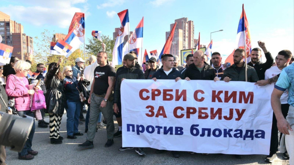 Srbi sa KiM koji pešače na skup u Novom Sadu stigli do Beograda, doček u 17 sati ispred Skupštine