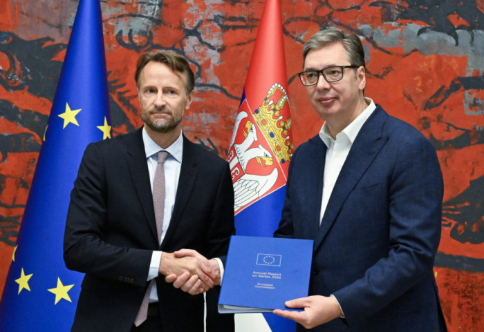 Bekerat uručio Vučiću godišnji Izveštaj EK o napretku Srbije u pregovorima sa EU