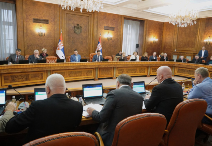 Sednica Vlade o NIS u 11 sati, uz prisustvo predsednika Srbije i svih direktora javnih preduzeća