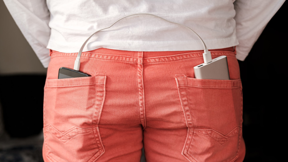 Eksplodirala eksterna baterija u džepu putnika na aerodromu u Melburnu, evakuisano 150 ljudi