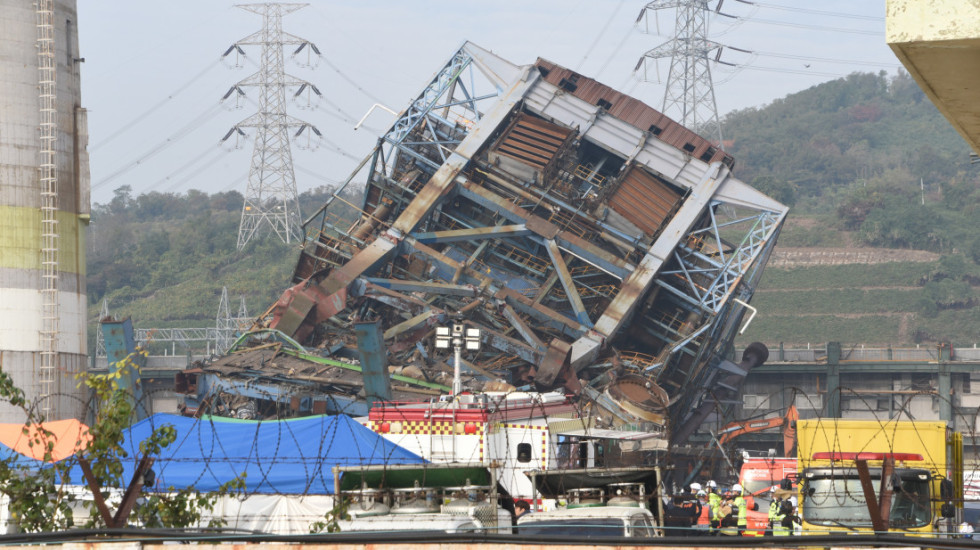 Srušila se konstrukcija u elektrani u Južnoj Koreji, šest osoba ostalo zarobljeno